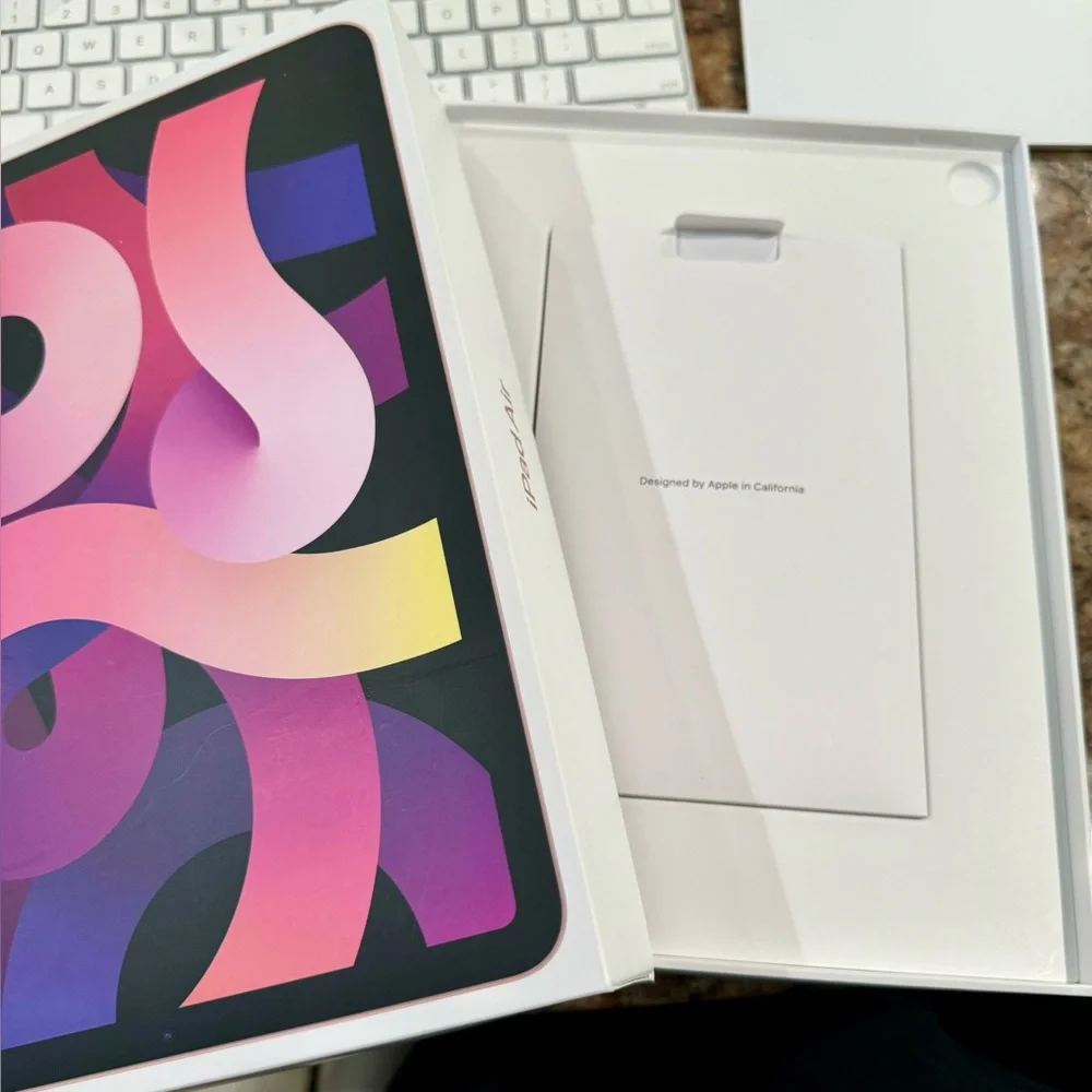 IPad Box - Empty Box - No Ipad Included - Picture 5 of 7